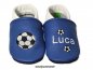 Preview: Lederpuschen jeansblau-weiß; rechts Stickerei Fußball weiß-schwarz und links Namen weiß mit 2 kleinen Fußbällen​